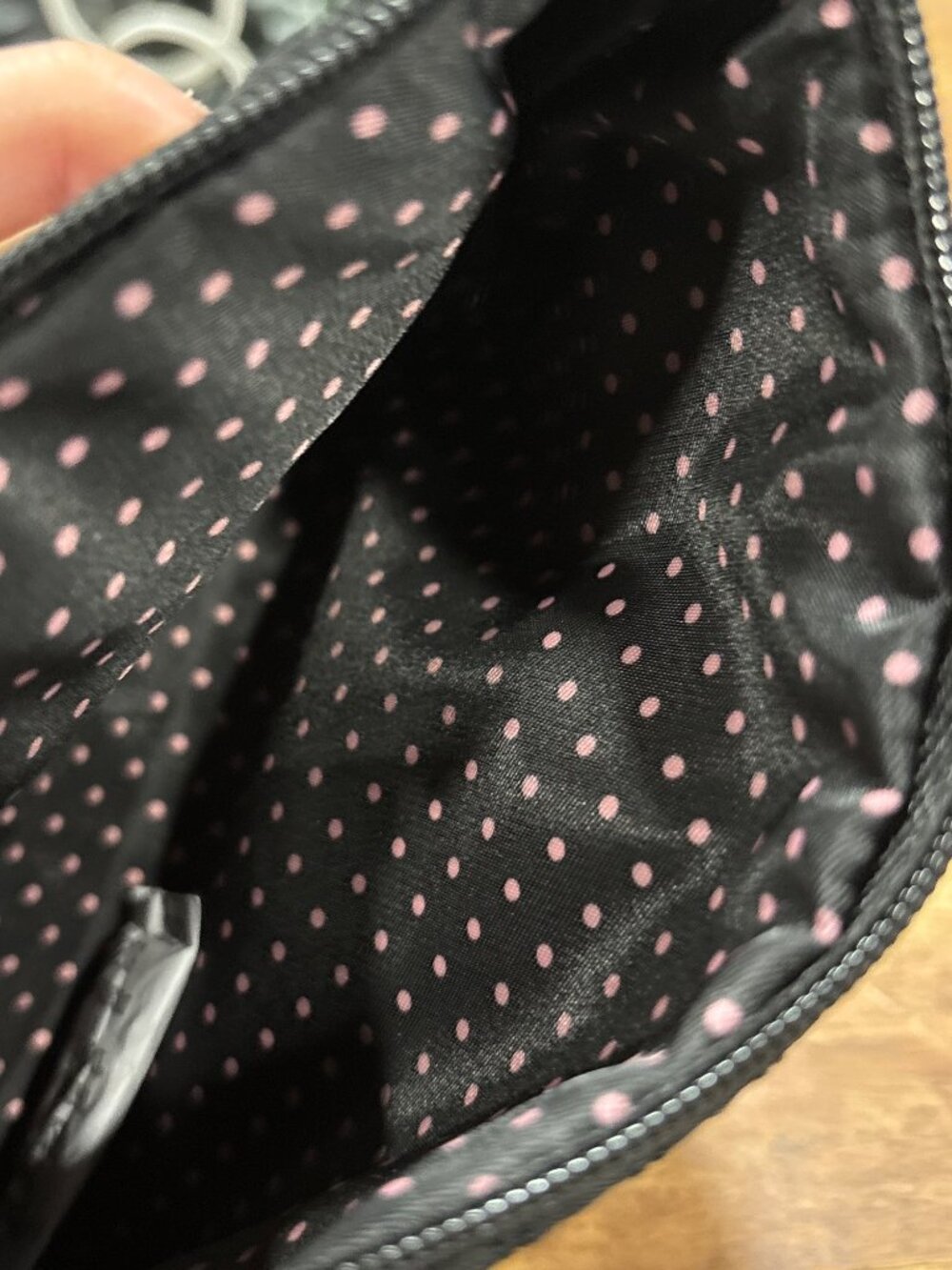 Victorias Secret Black Quilted Bow Accent Makeup Bag Polka Dot Interior Zipper - Picture 5 of 9